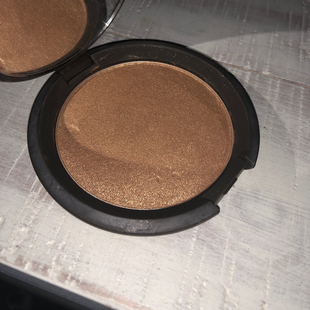 Becca Full Size Highlighter in Topaz